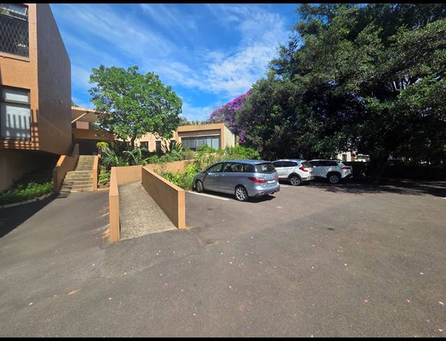 1,600M² BUILDING FOR SALE IN GILLITTS